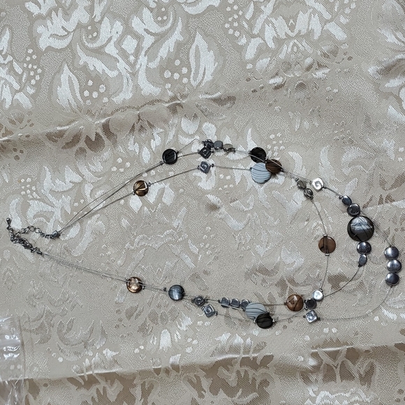 Jewelry - Necklace, multi-strand